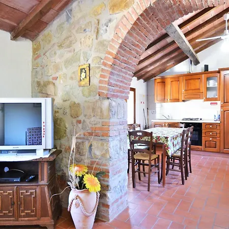 Tuscany Apartment With 2 Pools 펜션 마사마리티마